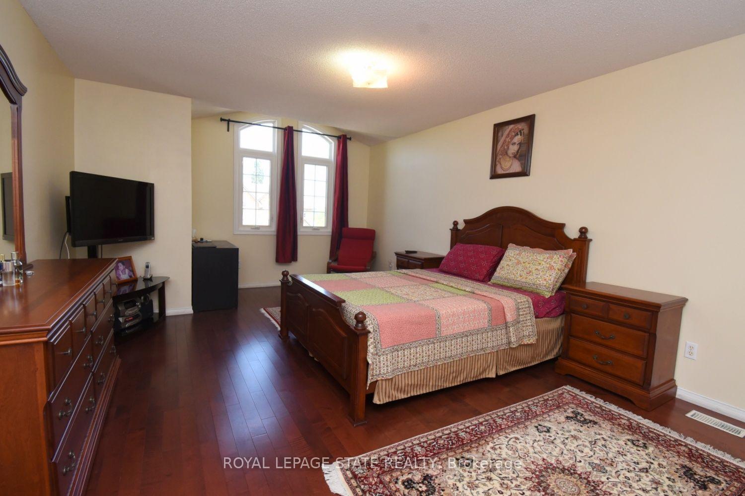Photo 19 of 57 Townmansion Drive, Hamilton, Lisgar — HOMEH