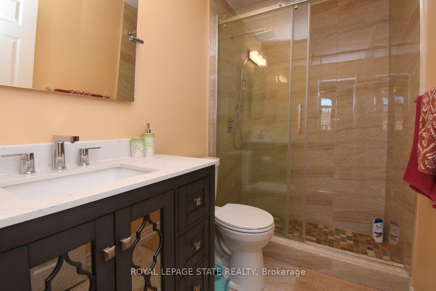 Photo 22 of 57 Townmansion Drive, Hamilton, Lisgar — HOMEH
