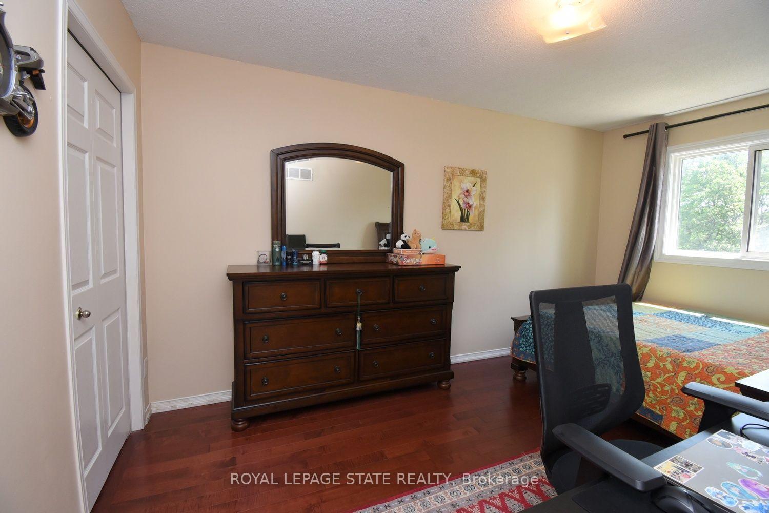 Photo 23 of 57 Townmansion Drive, Hamilton, Lisgar — HOMEH