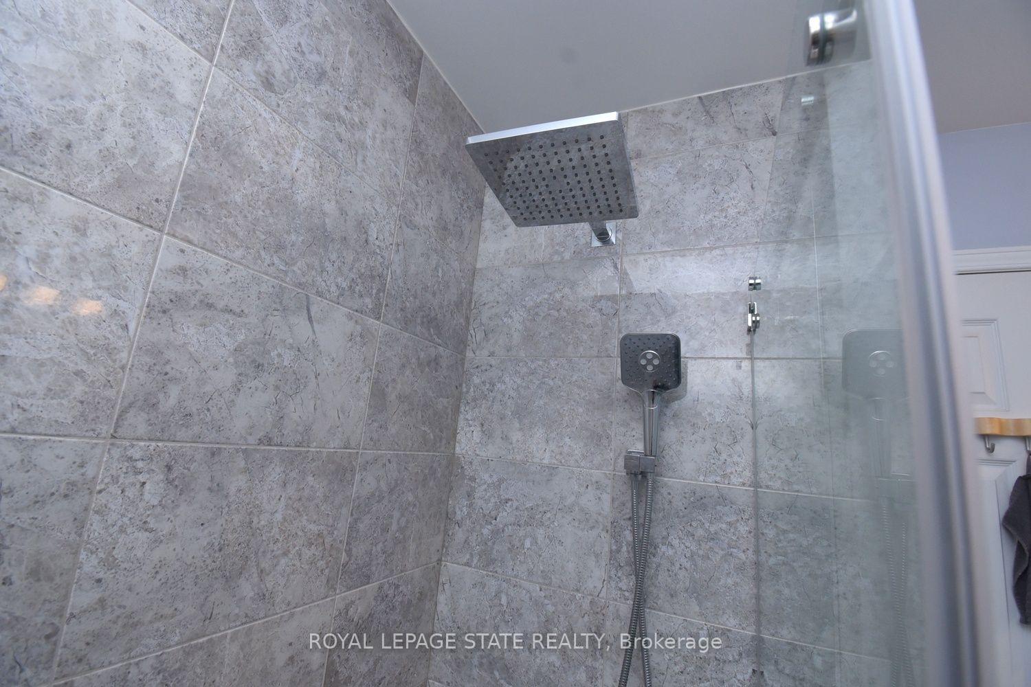 Photo 27 of 57 Townmansion Drive, Hamilton, Lisgar — HOMEH