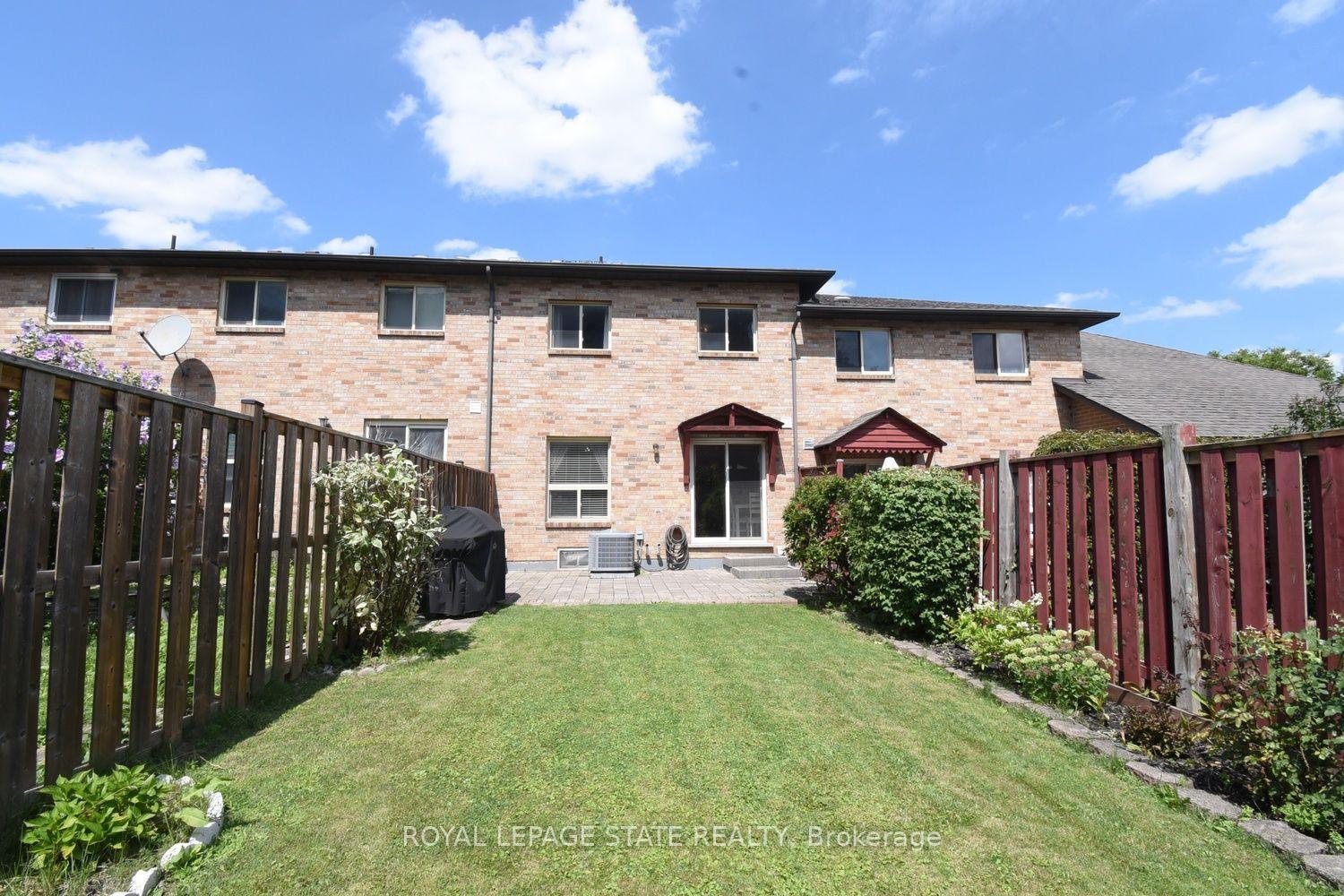 Photo 33 of 57 Townmansion Drive, Hamilton, Lisgar — HOMEH