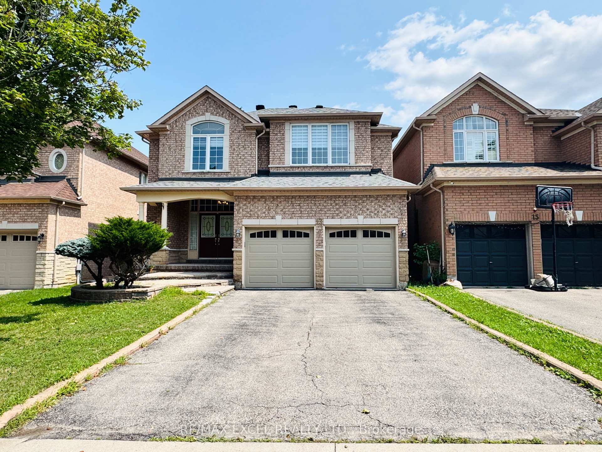 Photo 1 of 13 Brooksmill Lane, Markham, Berczy — HOMEH