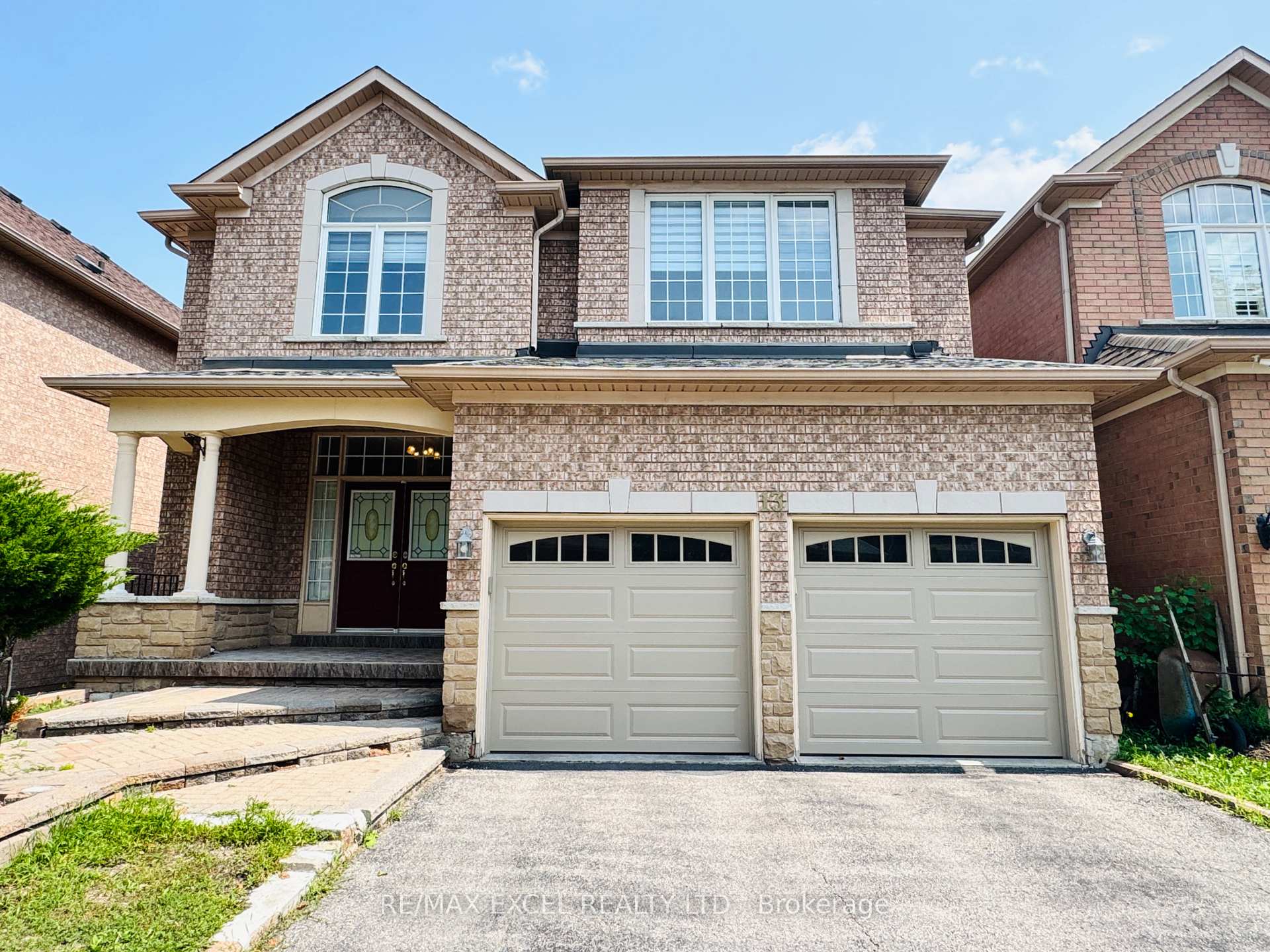 Photo 2 of 13 Brooksmill Lane, Markham, Berczy — HOMEH