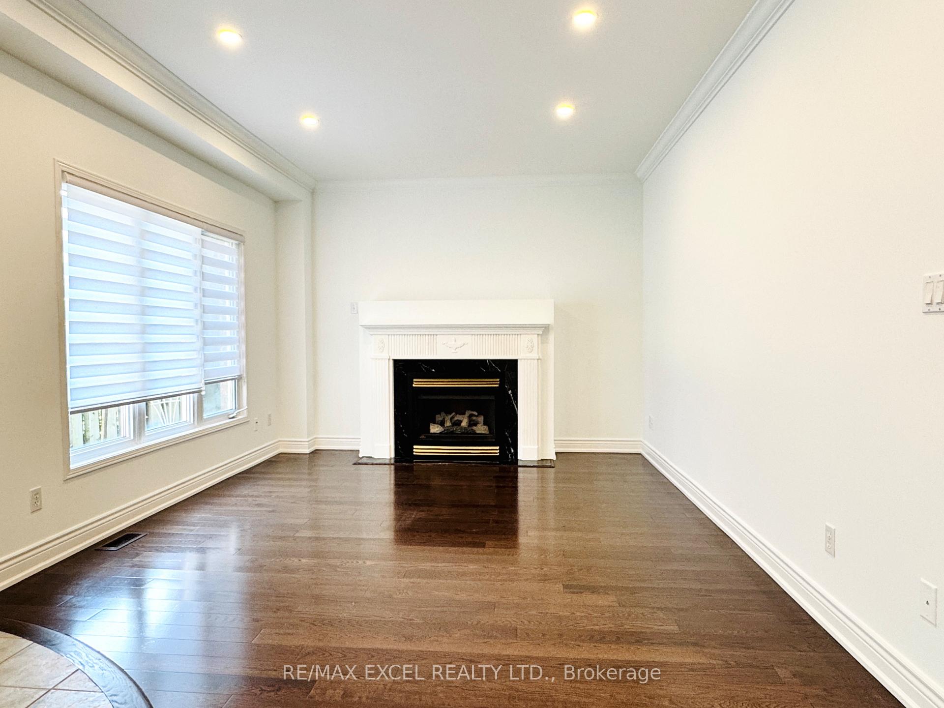 Photo 8 of 13 Brooksmill Lane, Markham, Berczy — HOMEH