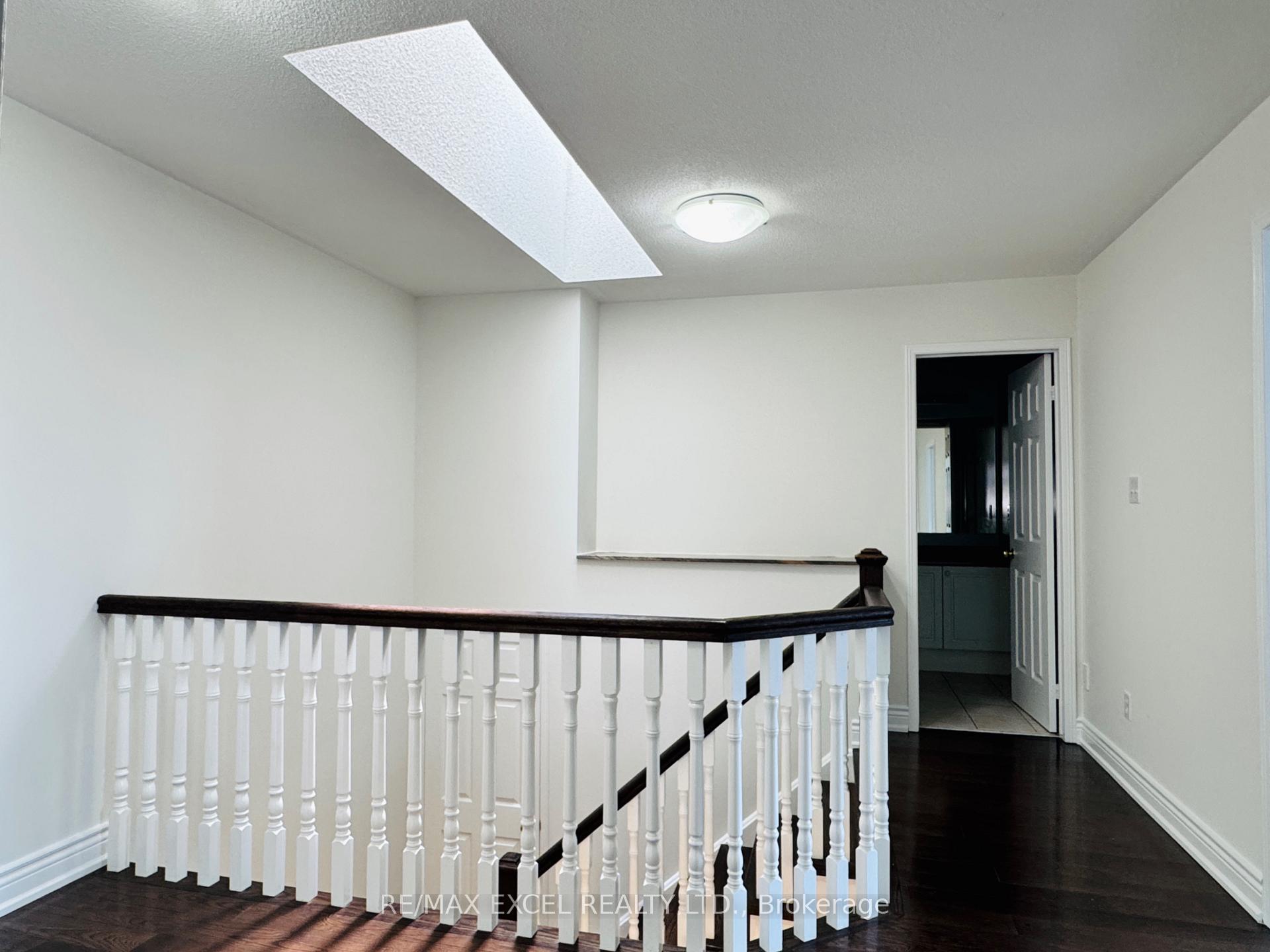 Photo 11 of 13 Brooksmill Lane, Markham, Berczy — HOMEH
