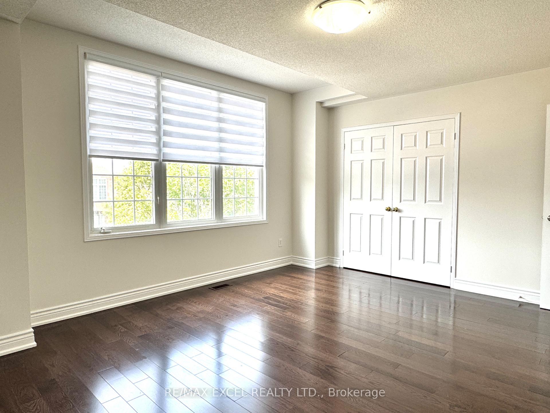 Photo 19 of 13 Brooksmill Lane, Markham, Berczy — HOMEH