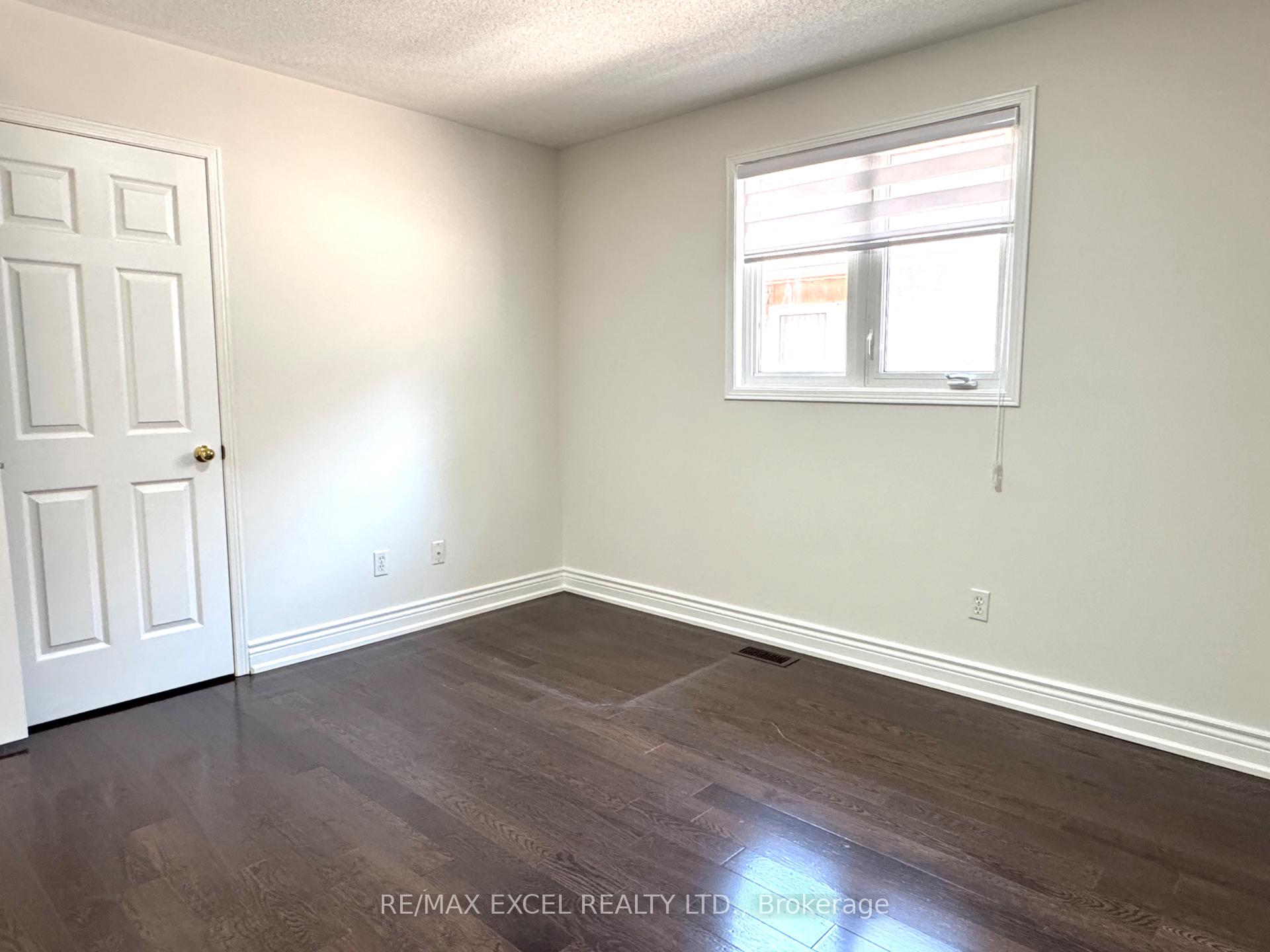 Photo 22 of 13 Brooksmill Lane, Markham, Berczy — HOMEH