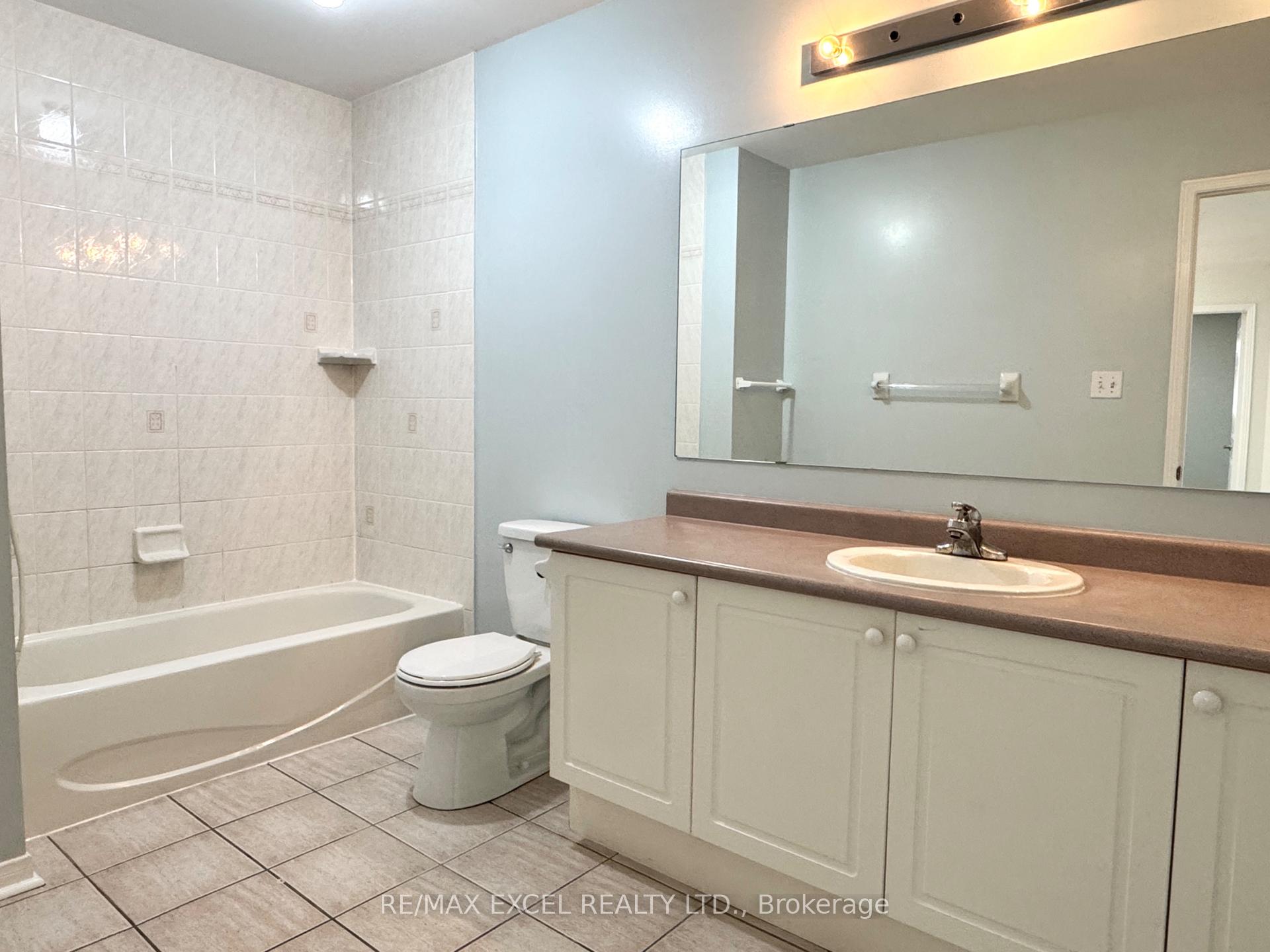 Photo 24 of 13 Brooksmill Lane, Markham, Berczy — HOMEH