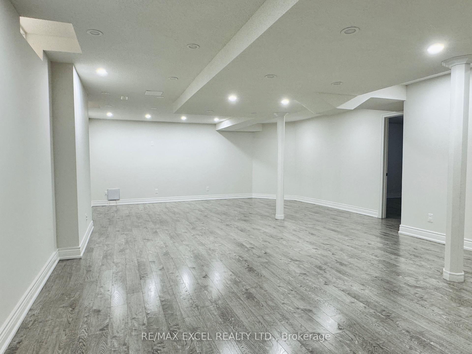 Photo 28 of 13 Brooksmill Lane, Markham, Berczy — HOMEH