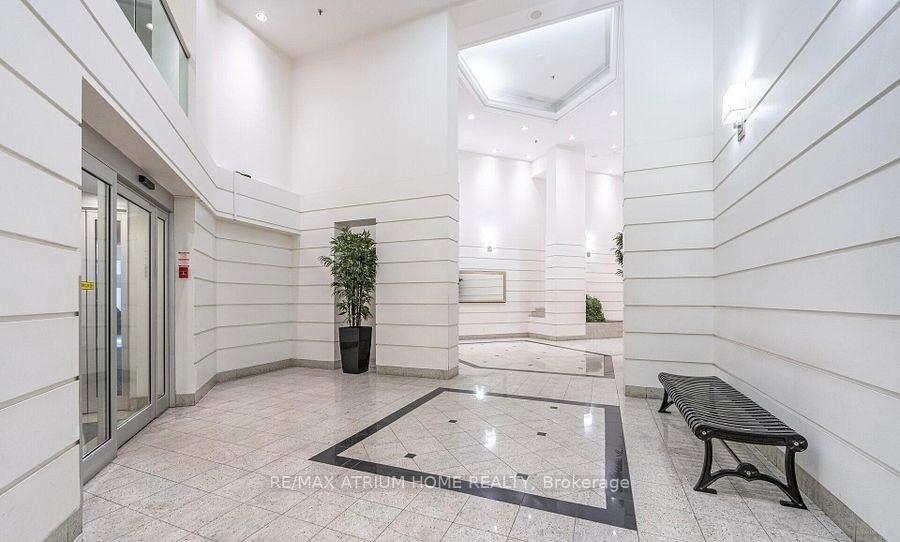 Photo 4 of Unit 1403, 717 Bay Street, Toronto, Bay Street Corridor — HOMEH