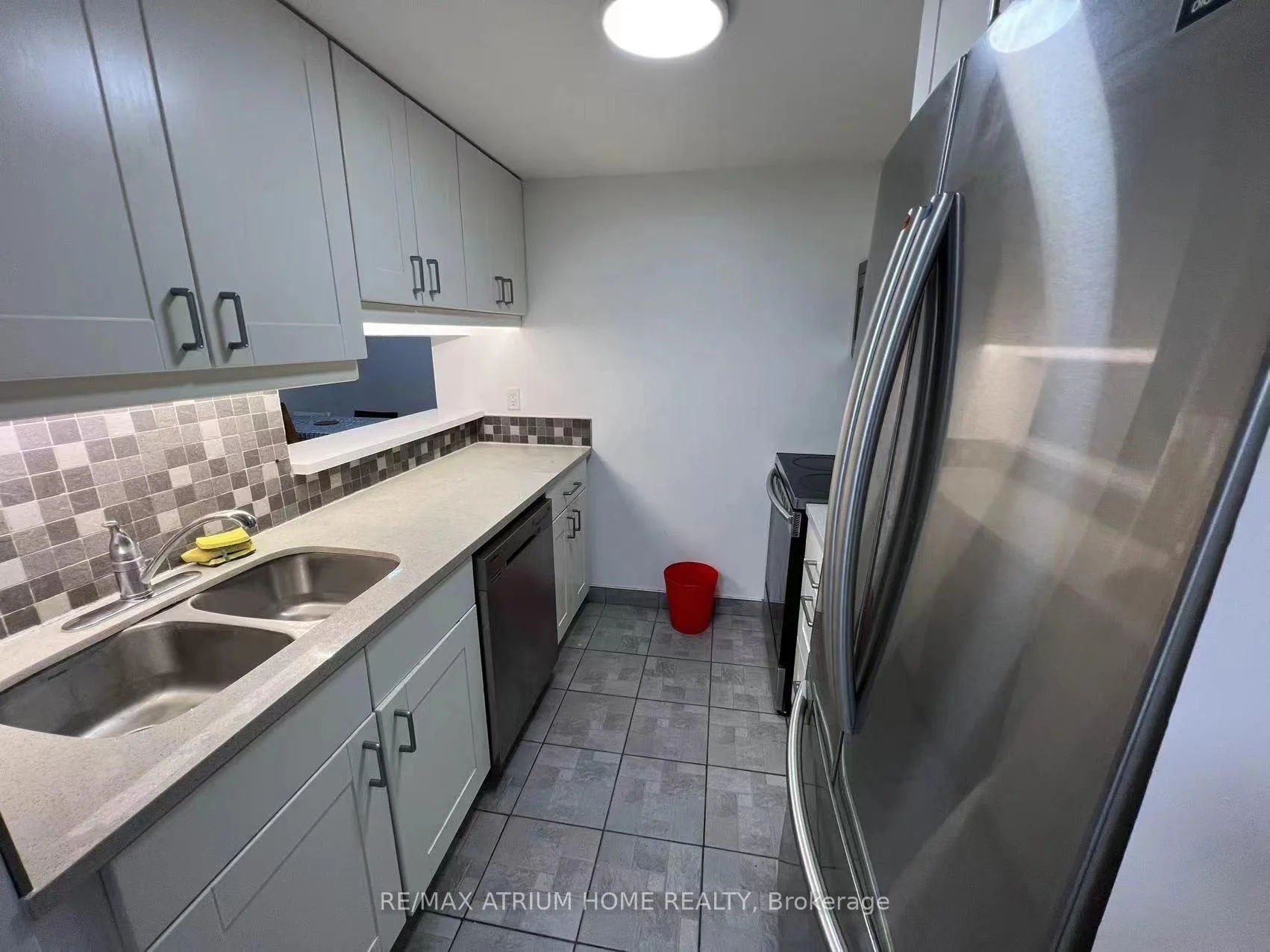 Photo 6 of Unit 1403, 717 Bay Street, Toronto, Bay Street Corridor — HOMEH
