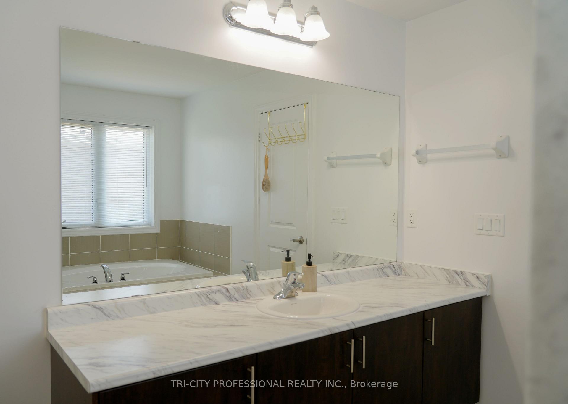 Photo 32 of 409 Russell Street, Southgate — HOMEH
