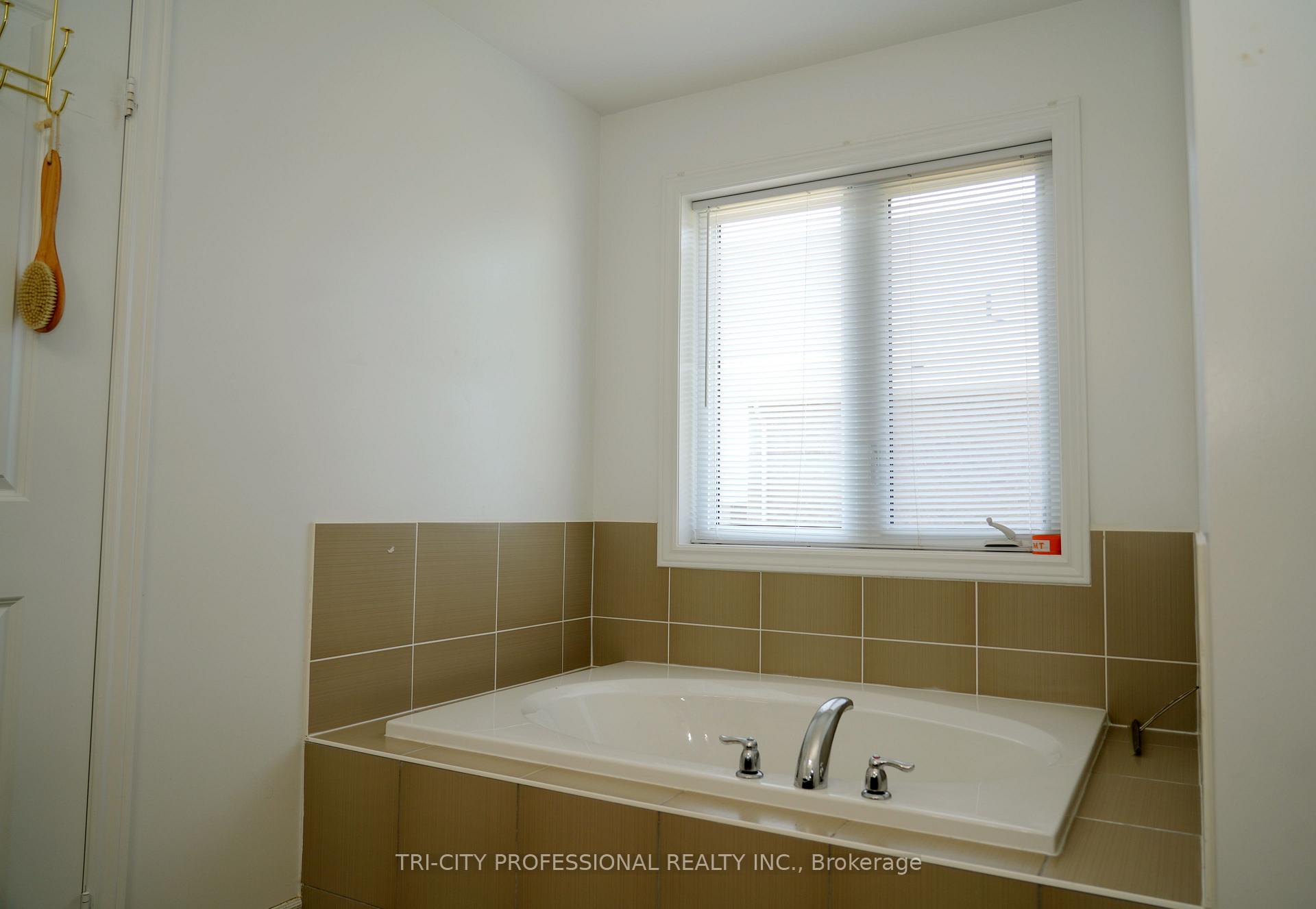 Photo 33 of 409 Russell Street, Southgate — HOMEH