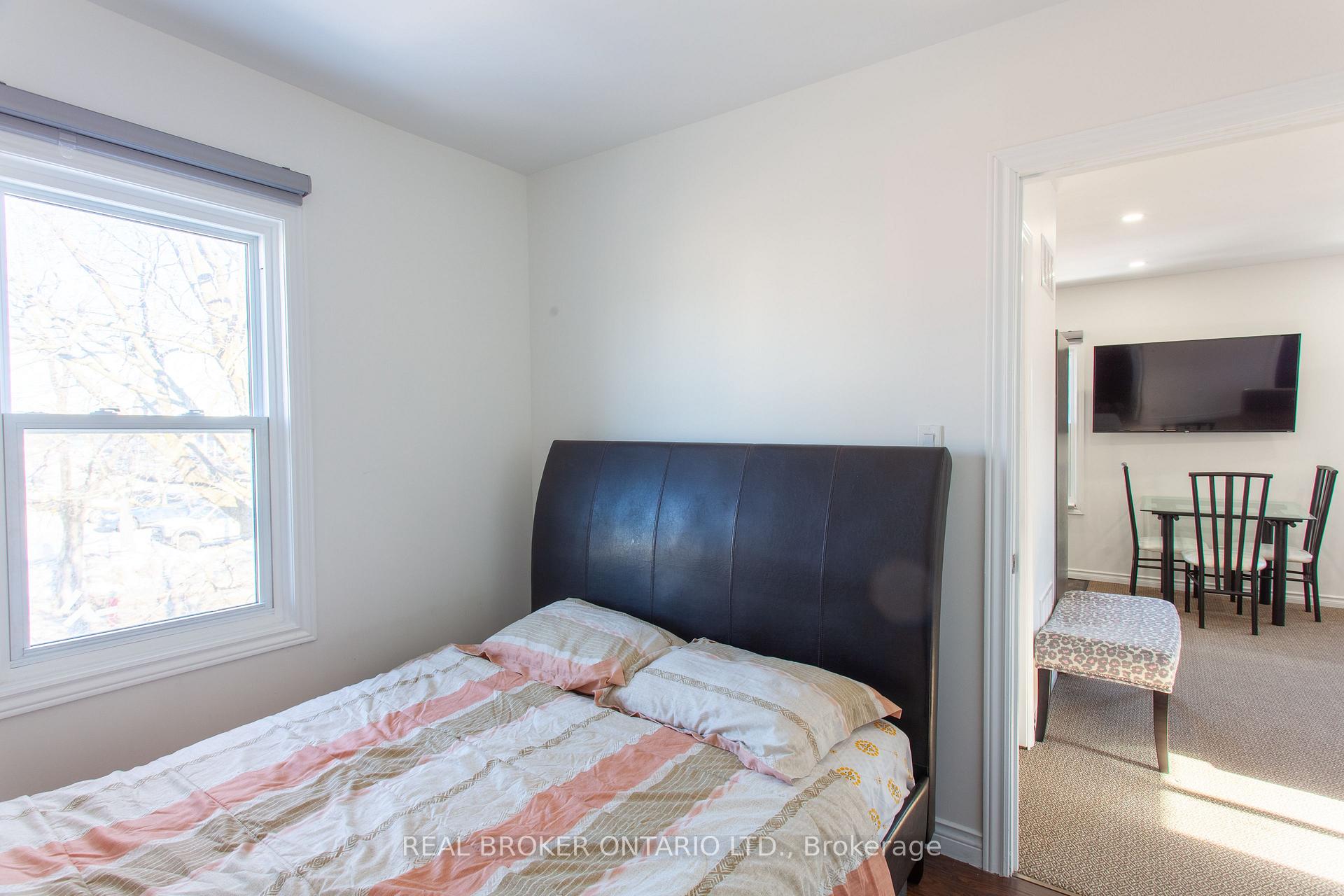 Photo 7 of Unit UPPER, 231 Front Street S, Orillia — HOMEH