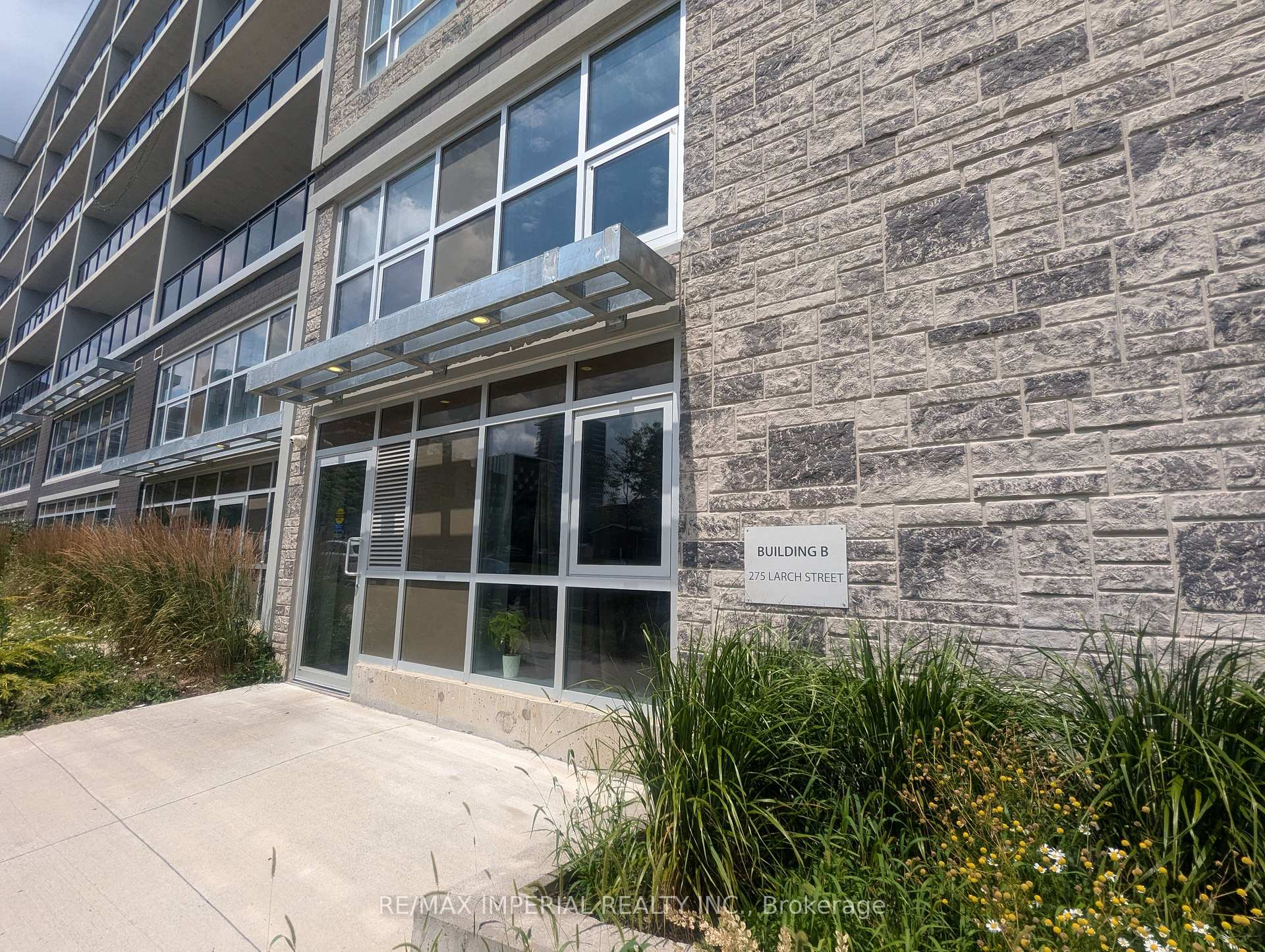 Photo 4 of Unit B610, 275 Larch Street, Waterloo, Downtown Waterloo — HOMEH