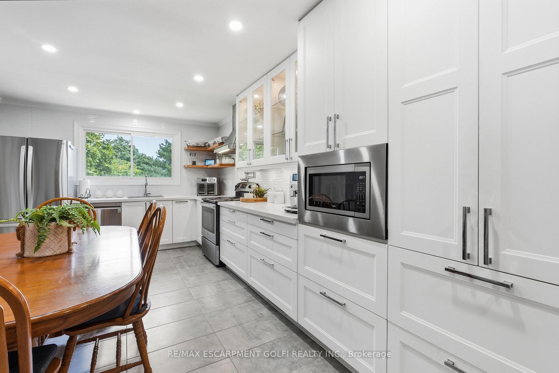 Photo 10 of 377 Carson Drive, Hamilton, Lisgar — HOMEH