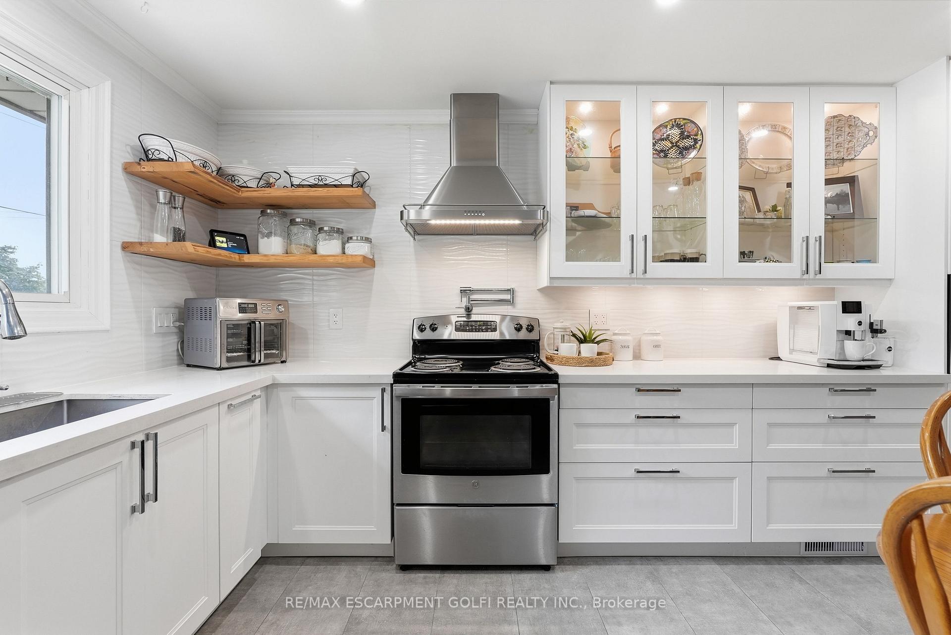 Photo 12 of 377 Carson Drive, Hamilton, Lisgar — HOMEH