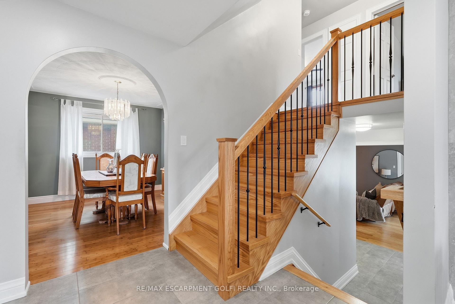 Photo 13 of 377 Carson Drive, Hamilton, Lisgar — HOMEH