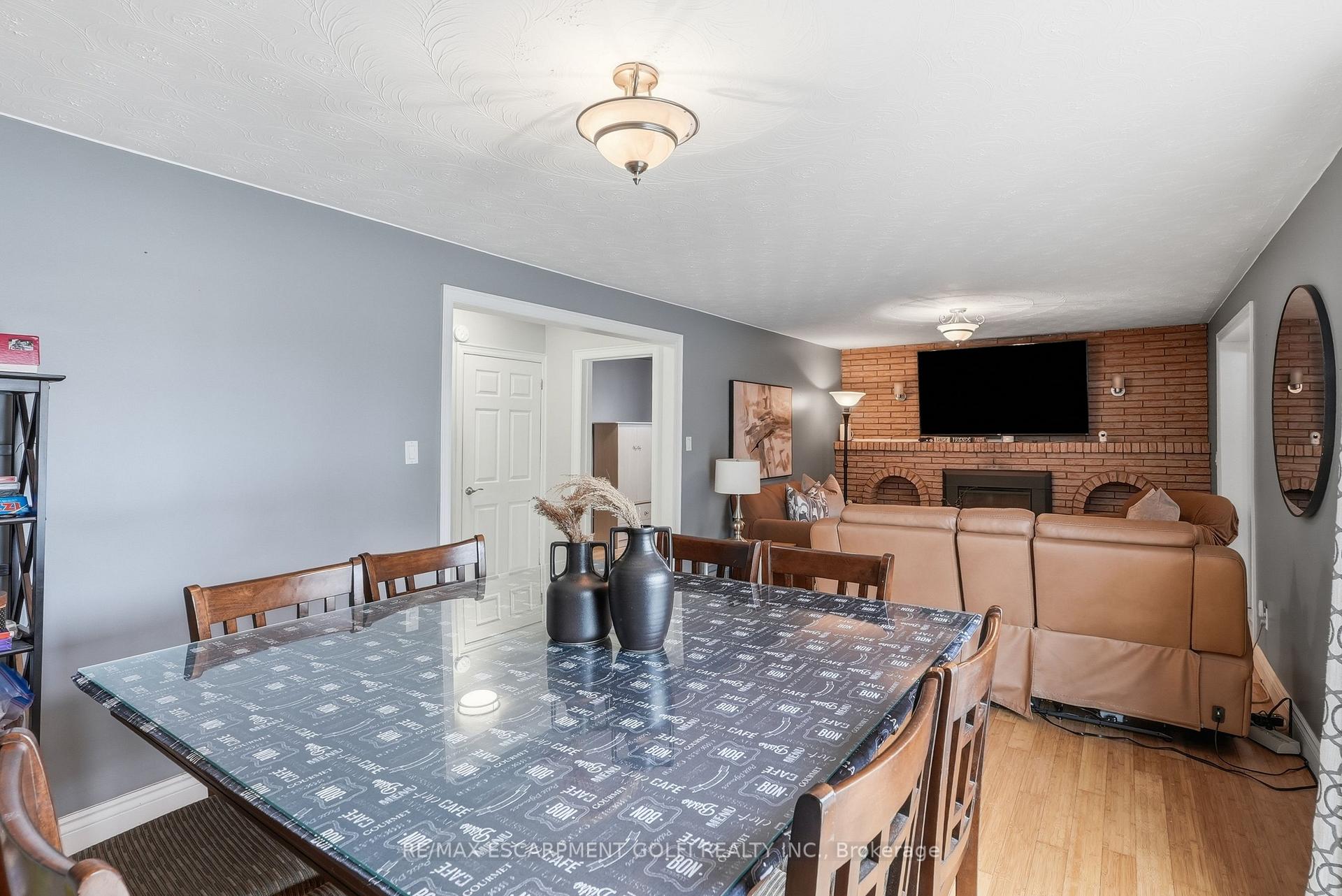 Photo 17 of 377 Carson Drive, Hamilton, Lisgar — HOMEH