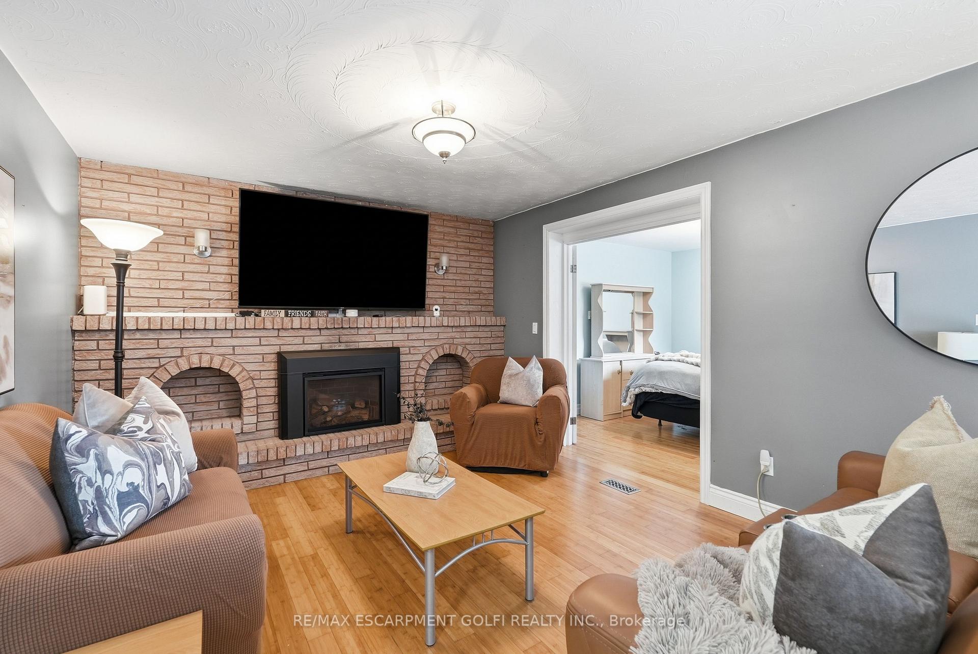Photo 18 of 377 Carson Drive, Hamilton, Lisgar — HOMEH
