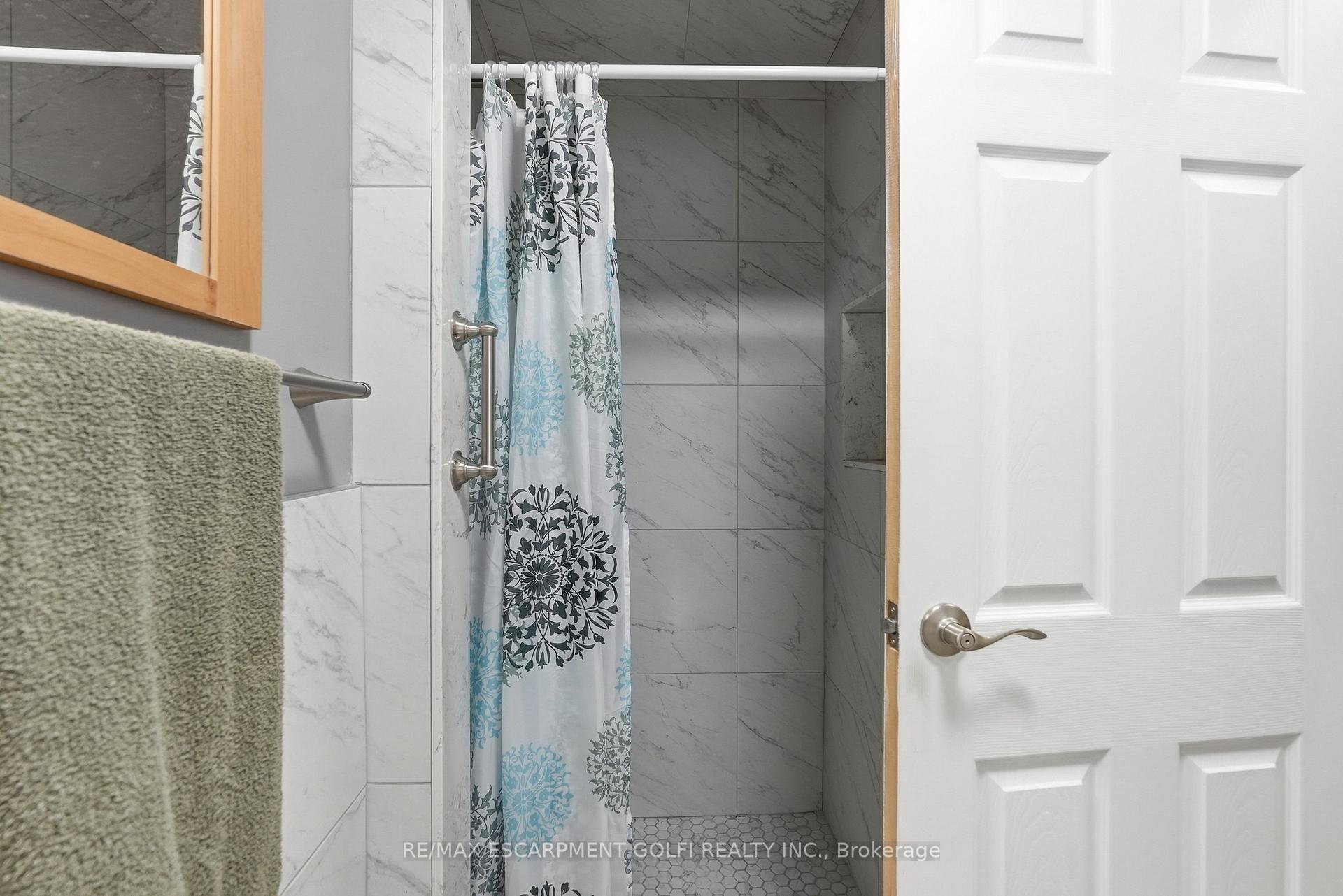 Photo 24 of 377 Carson Drive, Hamilton, Lisgar — HOMEH