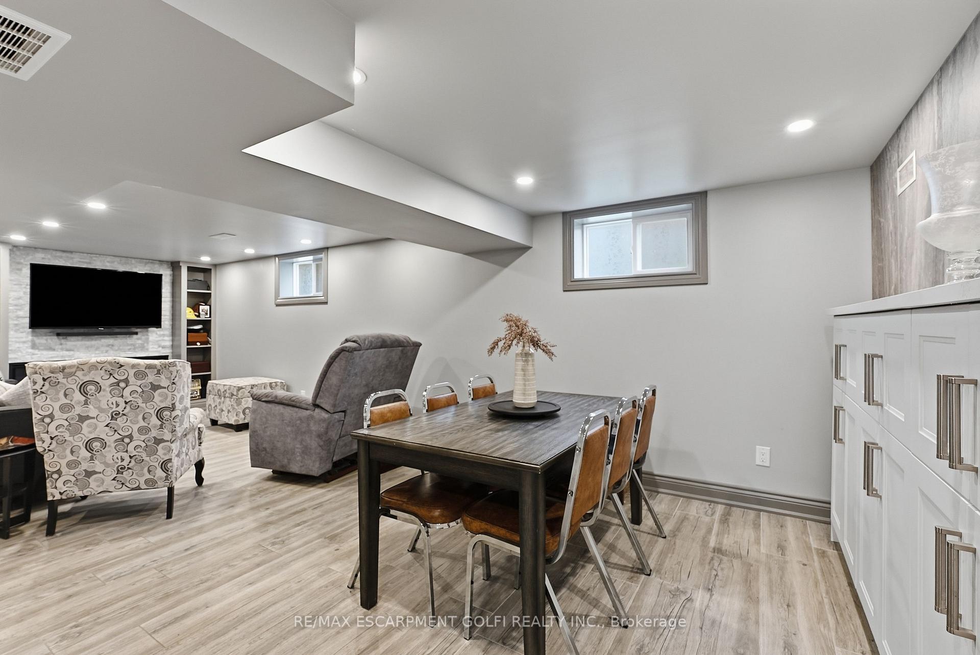 Photo 33 of 377 Carson Drive, Hamilton, Lisgar — HOMEH