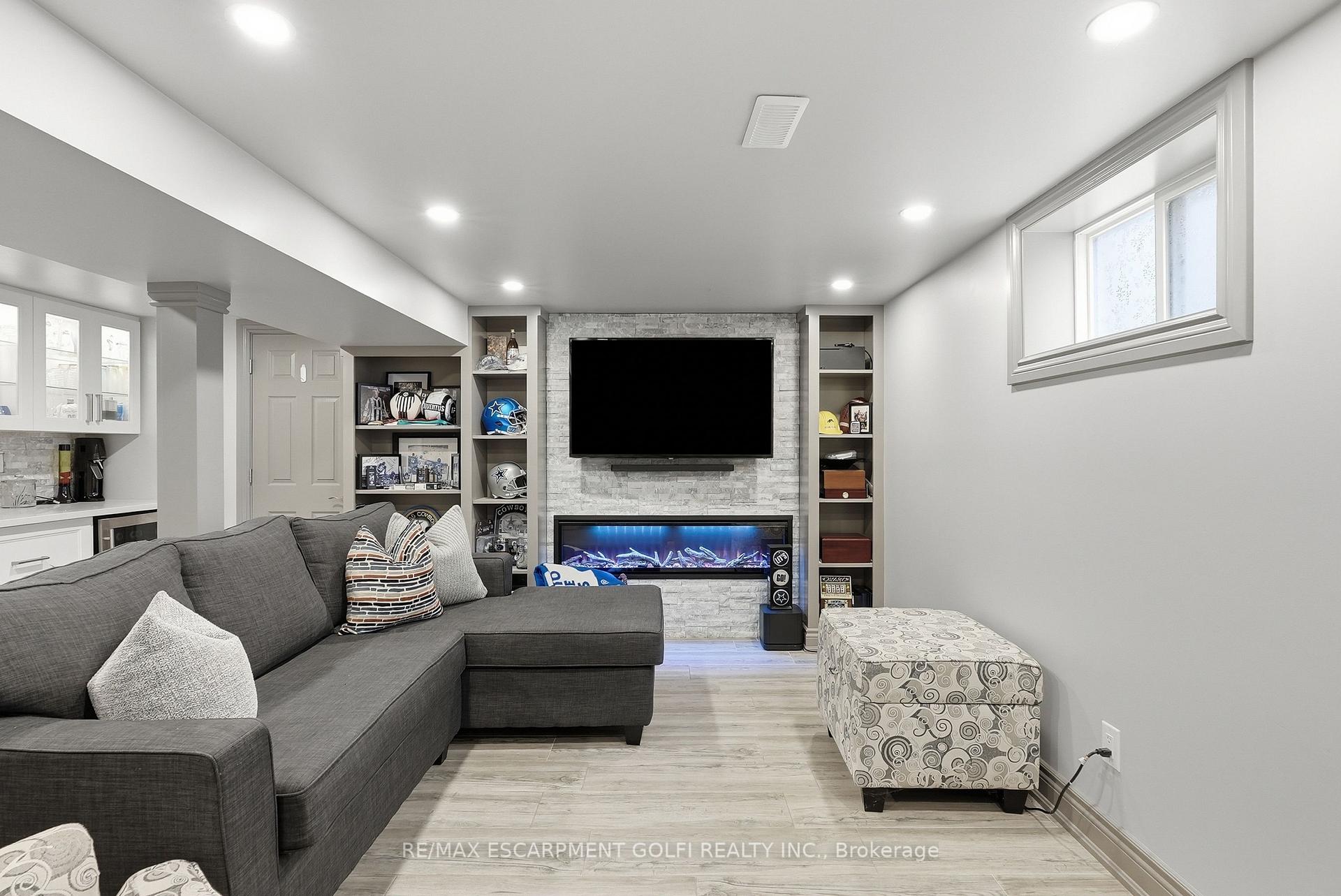 Photo 35 of 377 Carson Drive, Hamilton, Lisgar — HOMEH