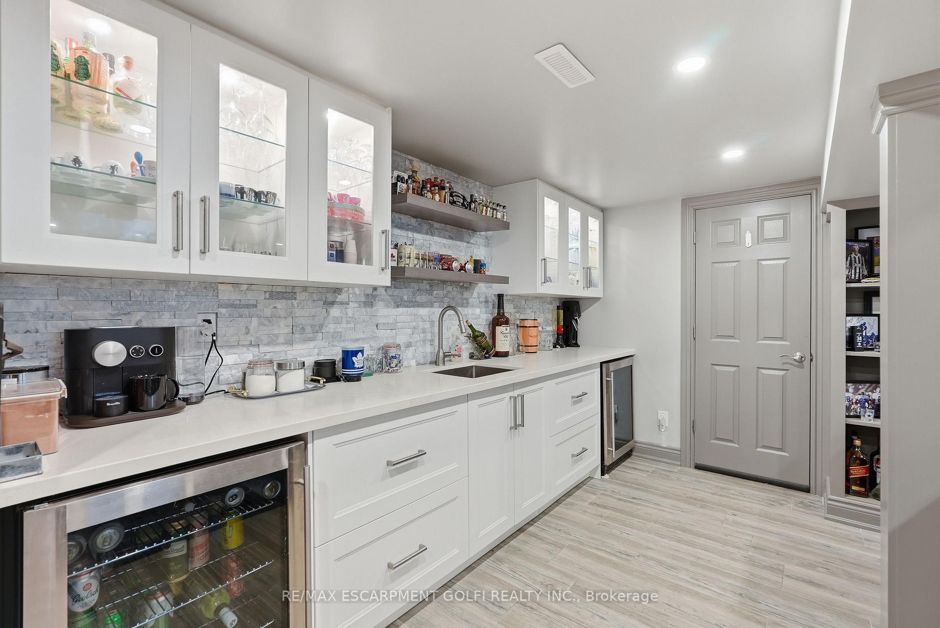 Photo 37 of 377 Carson Drive, Hamilton, Lisgar — HOMEH