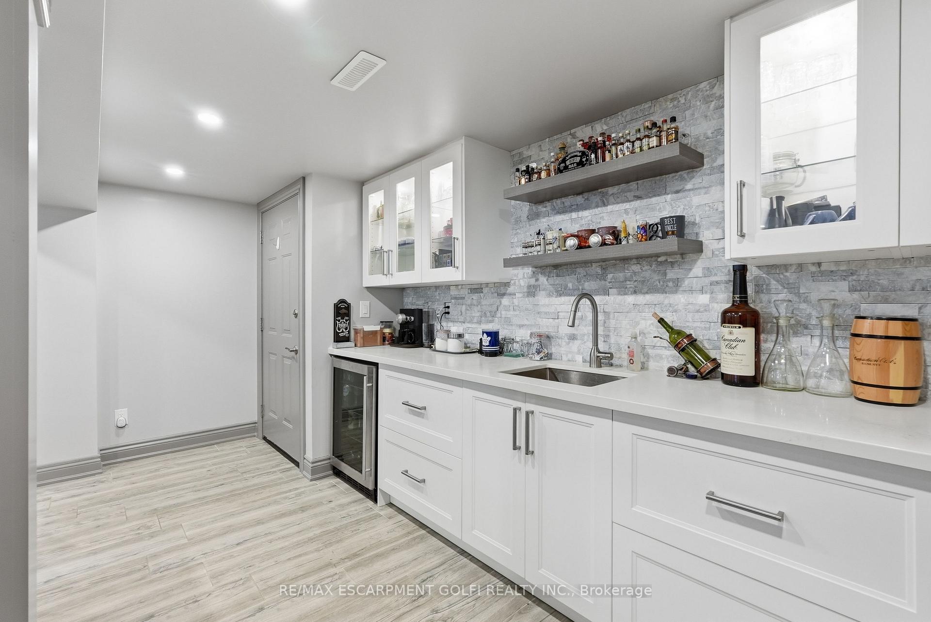 Photo 38 of 377 Carson Drive, Hamilton, Lisgar — HOMEH