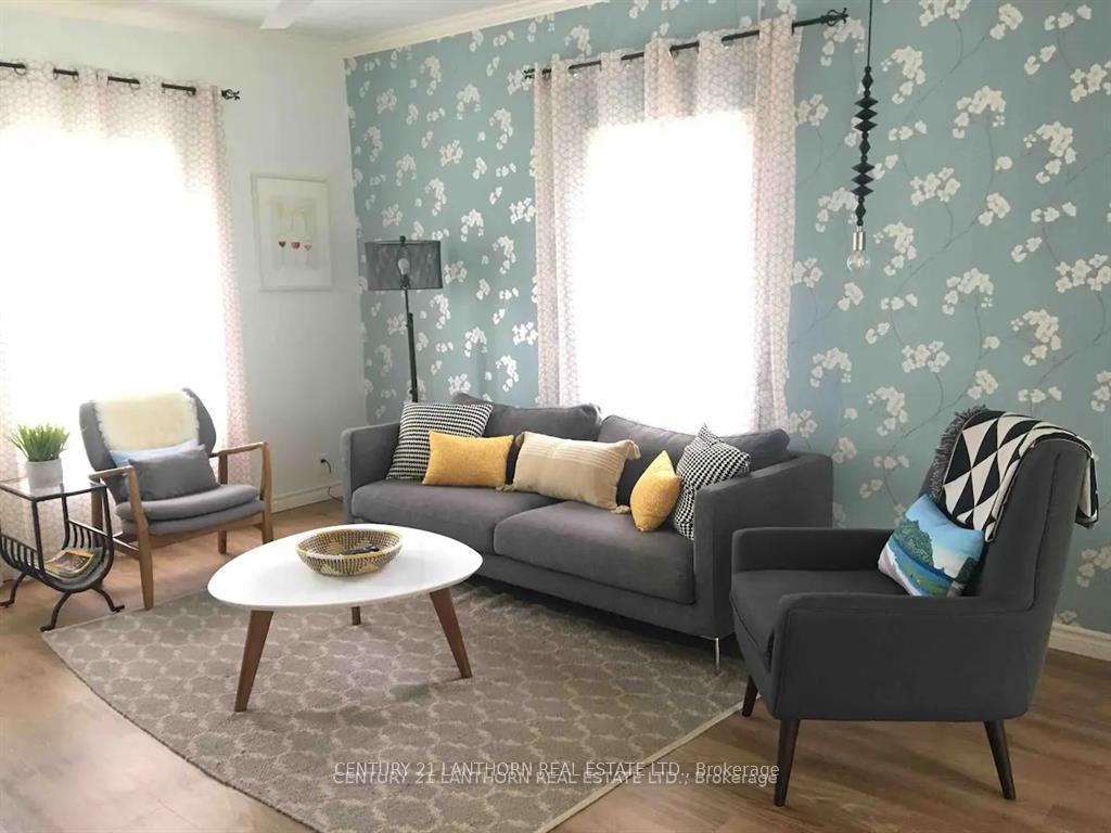Photo 3 of 30 Stanley Street, Prince Edward County, Bloomfield Ward — HOMEH