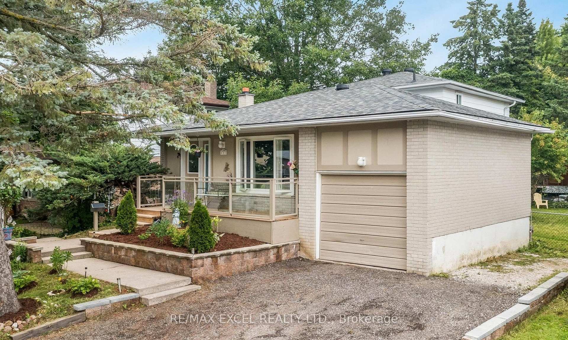 Photo 1 of 12 College Crescent, Barrie, Grove East — HOMEH