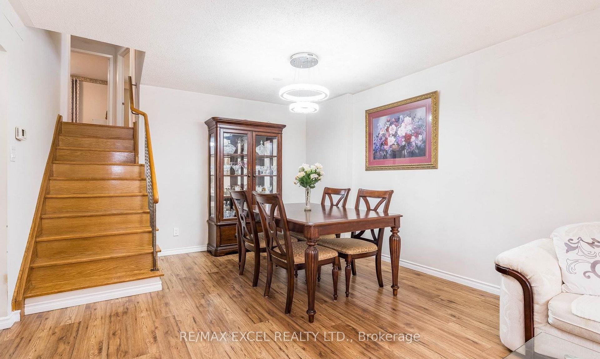 Photo 6 of 12 College Crescent, Barrie, Grove East — HOMEH