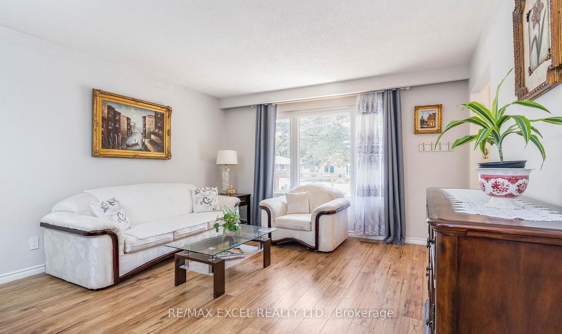 Photo 7 of 12 College Crescent, Barrie, Grove East — HOMEH