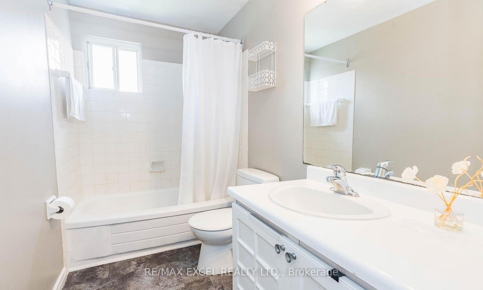 Photo 12 of 12 College Crescent, Barrie, Grove East — HOMEH