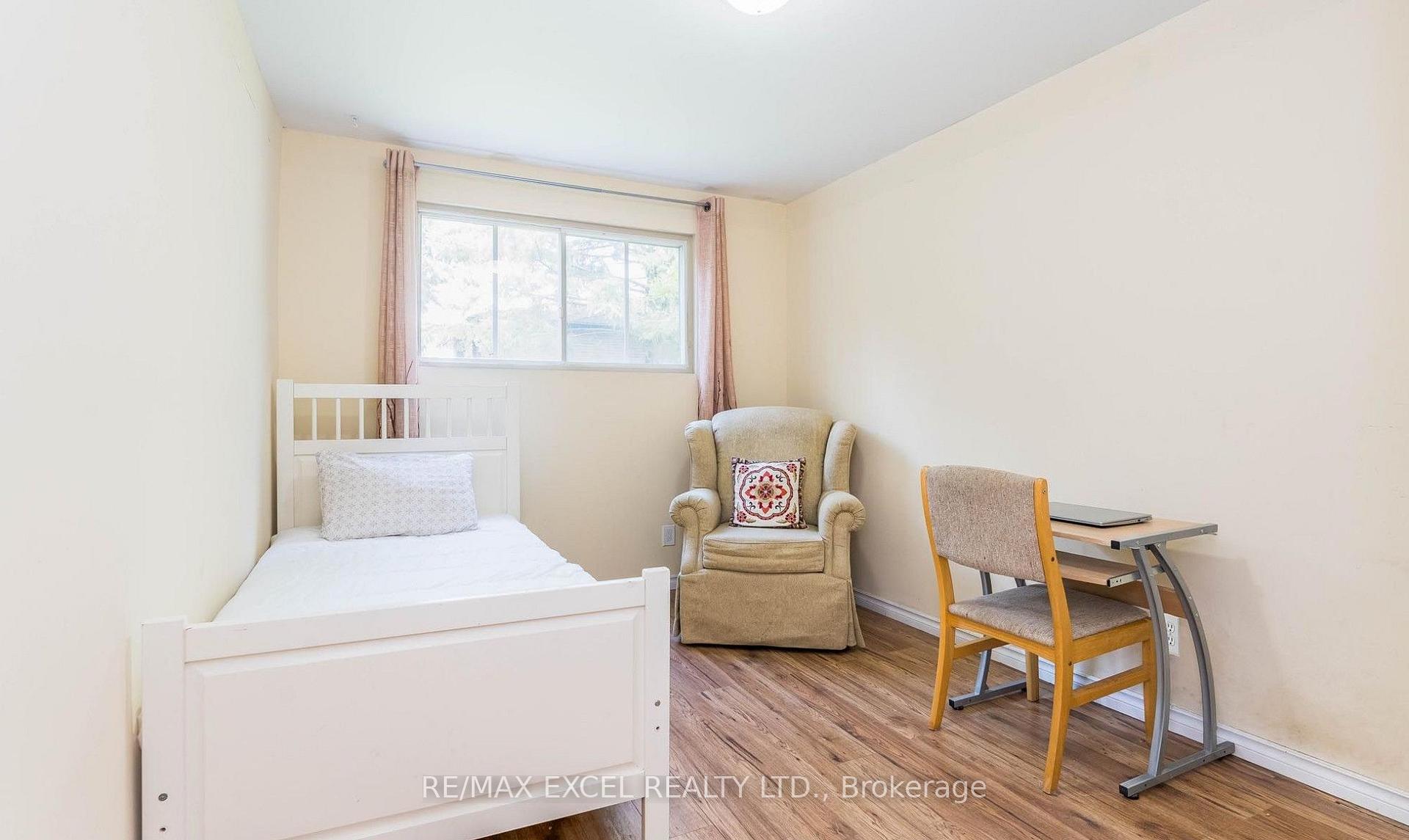Photo 13 of 12 College Crescent, Barrie, Grove East — HOMEH