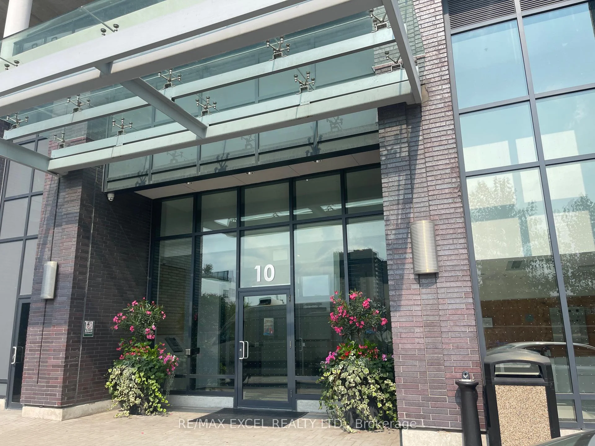 Photo 6 of Unit 1013, 10 Gibbs Road, Etobicoke, Islington-City Centre West — HOMEH