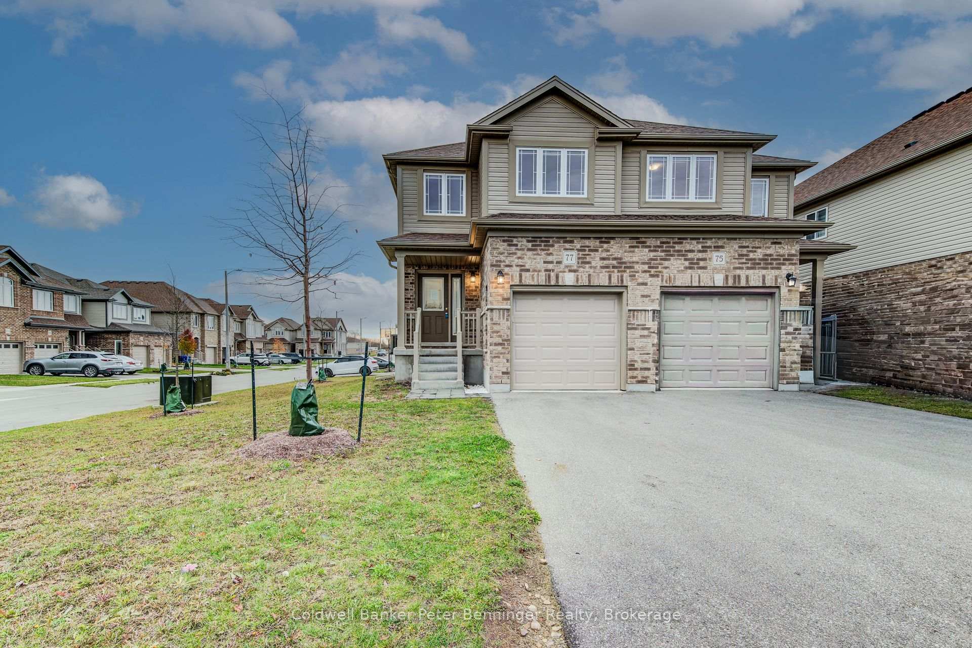 Photo 2 of 77 John Brabson Crescent, Guelph, Kortright East — HOMEH