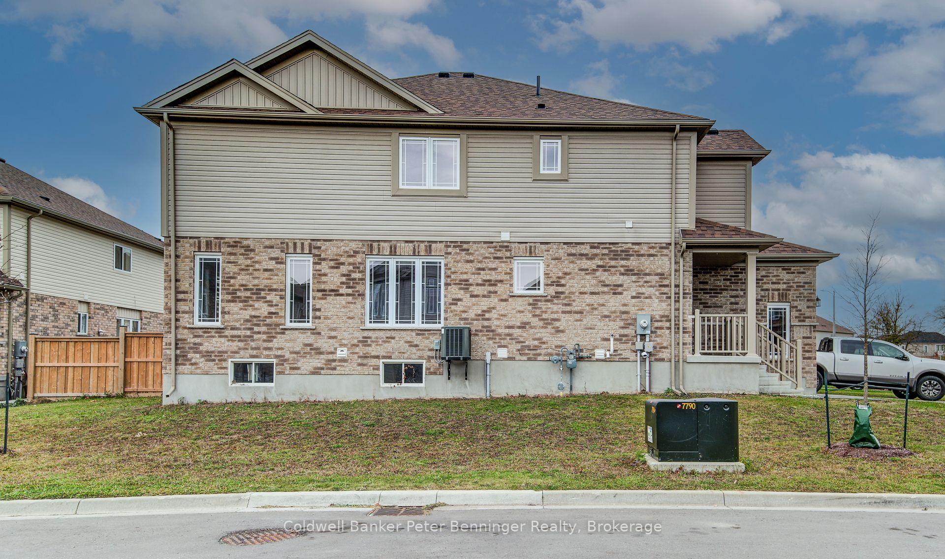 Photo 3 of 77 John Brabson Crescent, Guelph, Kortright East — HOMEH