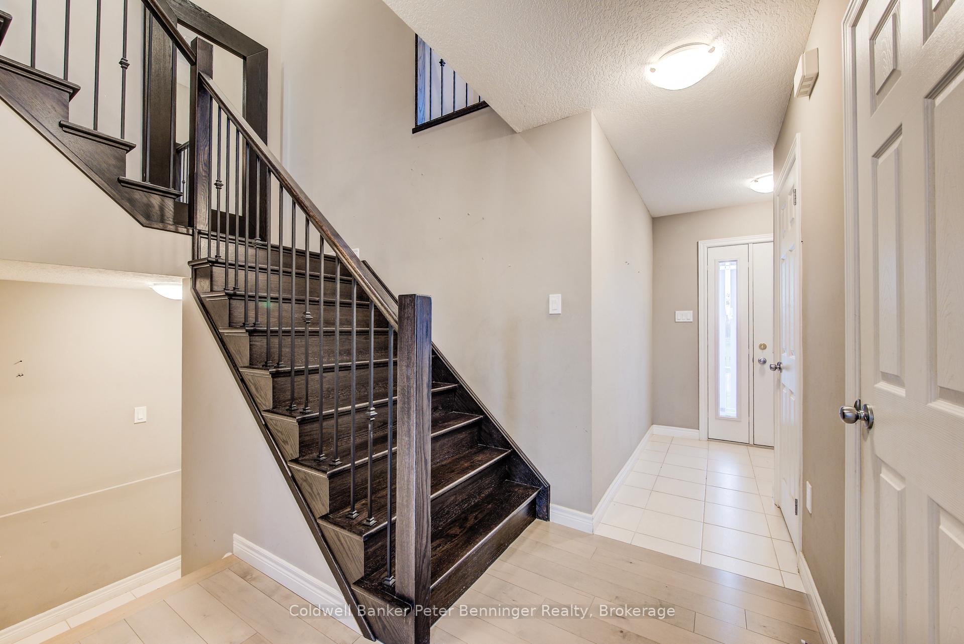 Photo 9 of 77 John Brabson Crescent, Guelph, Kortright East — HOMEH