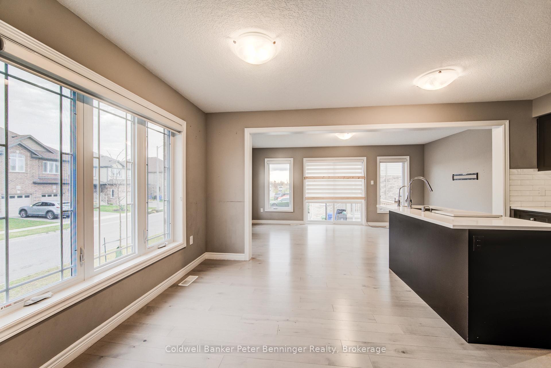 Photo 12 of 77 John Brabson Crescent, Guelph, Kortright East — HOMEH