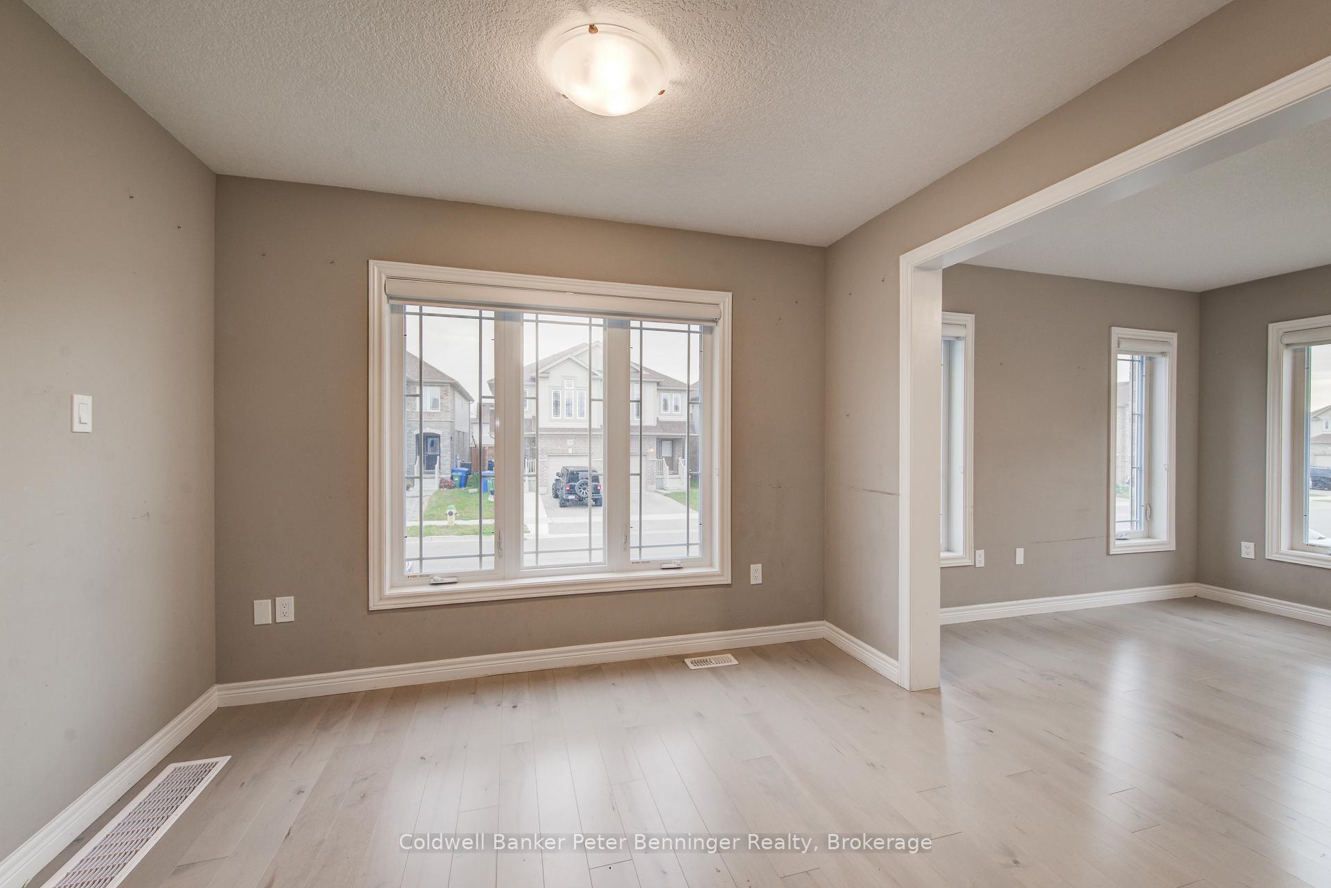 Photo 14 of 77 John Brabson Crescent, Guelph, Kortright East — HOMEH