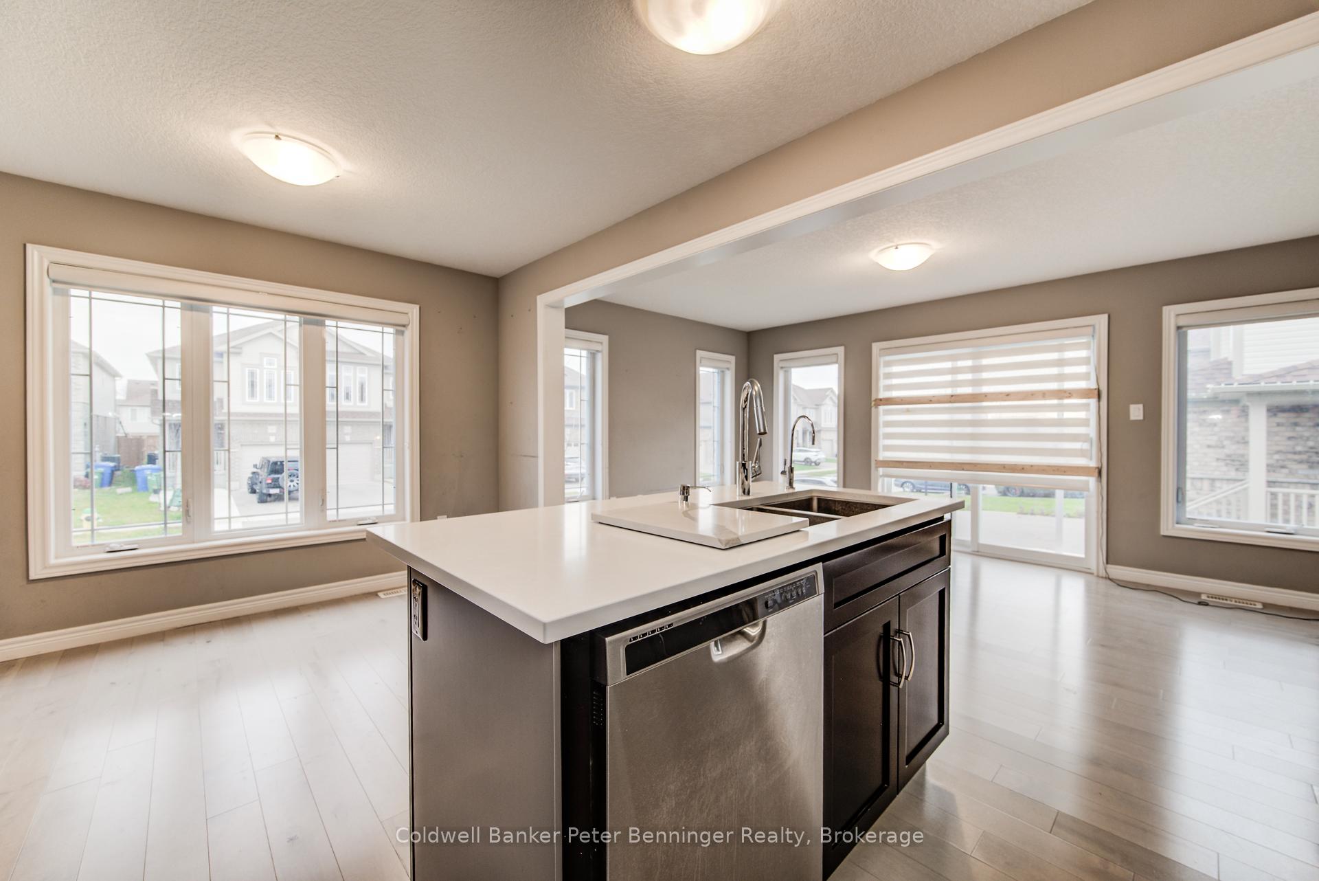 Photo 20 of 77 John Brabson Crescent, Guelph, Kortright East — HOMEH