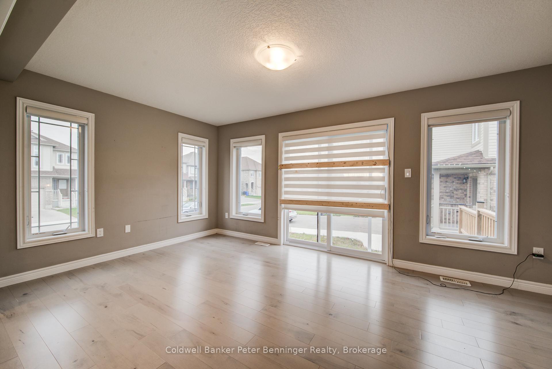 Photo 21 of 77 John Brabson Crescent, Guelph, Kortright East — HOMEH