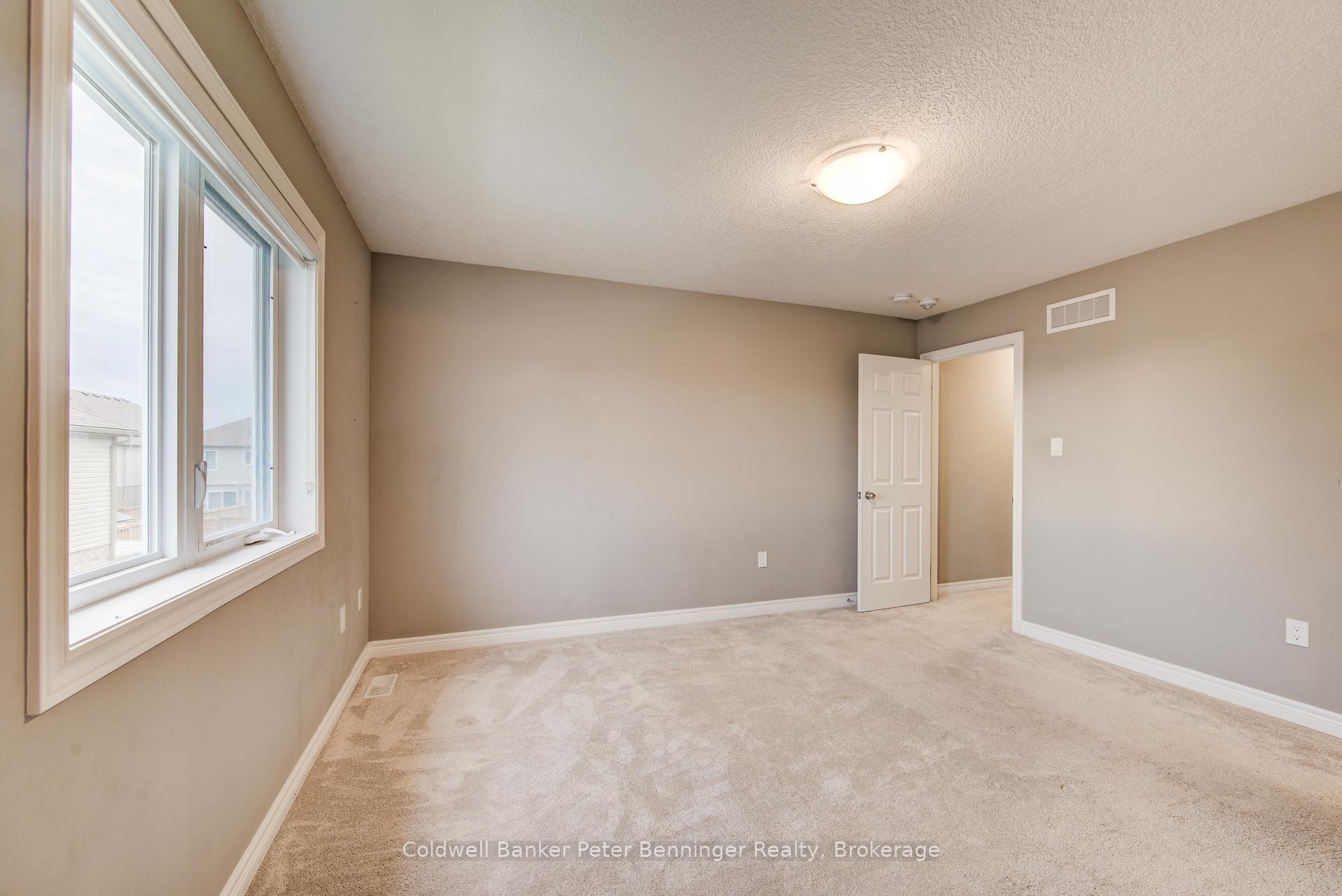 Photo 39 of 77 John Brabson Crescent, Guelph, Kortright East — HOMEH