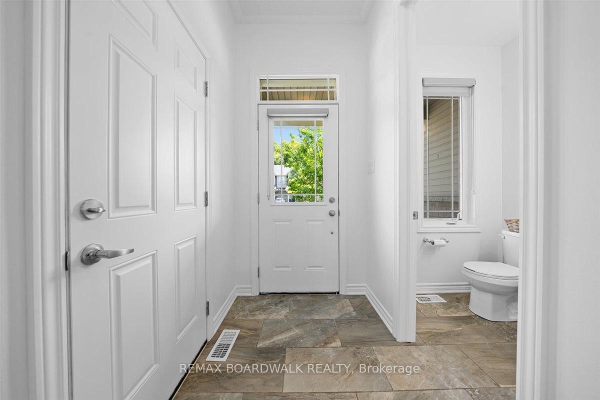 Photo 3 of 446 Meadowbreeze Drive, Ottawa, Kanata - Emerald Meadows/Trailwest — HOMEH