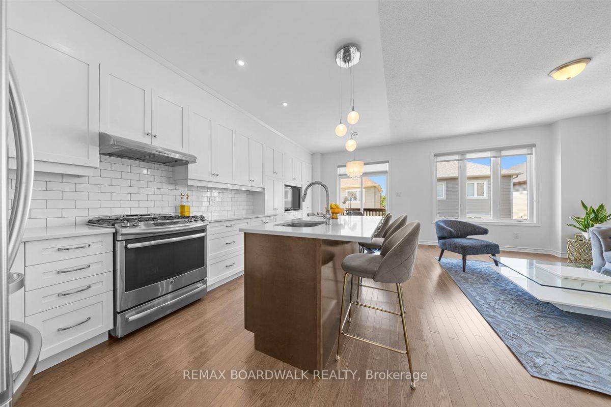 Photo 5 of 446 Meadowbreeze Drive, Ottawa, Kanata - Emerald Meadows/Trailwest — HOMEH