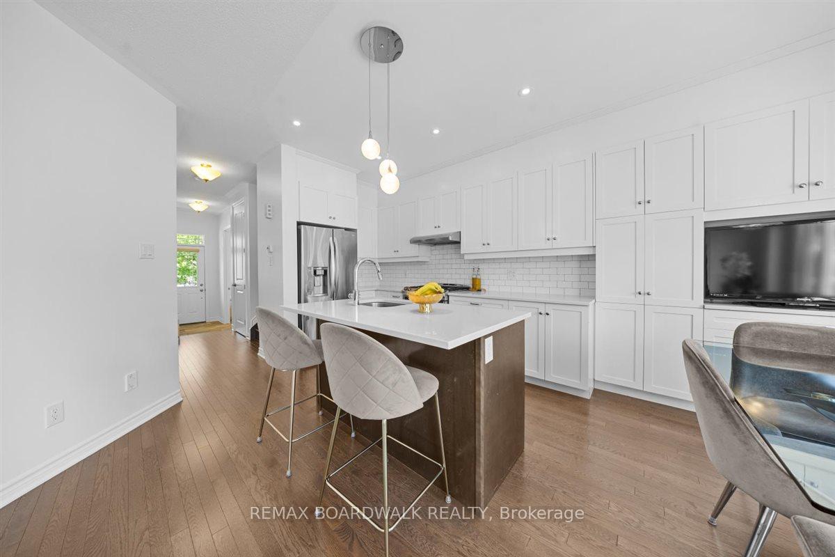 Photo 9 of 446 Meadowbreeze Drive, Ottawa, Kanata - Emerald Meadows/Trailwest — HOMEH