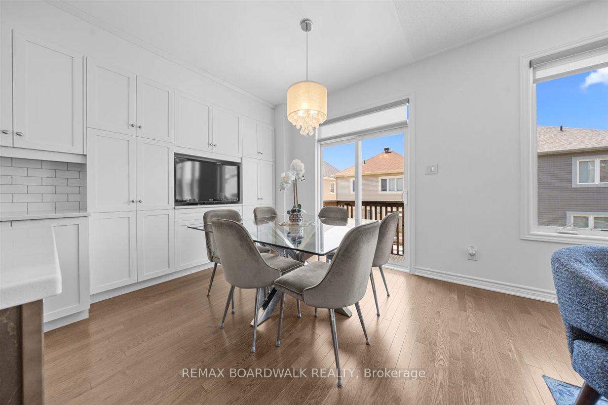 Photo 11 of 446 Meadowbreeze Drive, Ottawa, Kanata - Emerald Meadows/Trailwest — HOMEH
