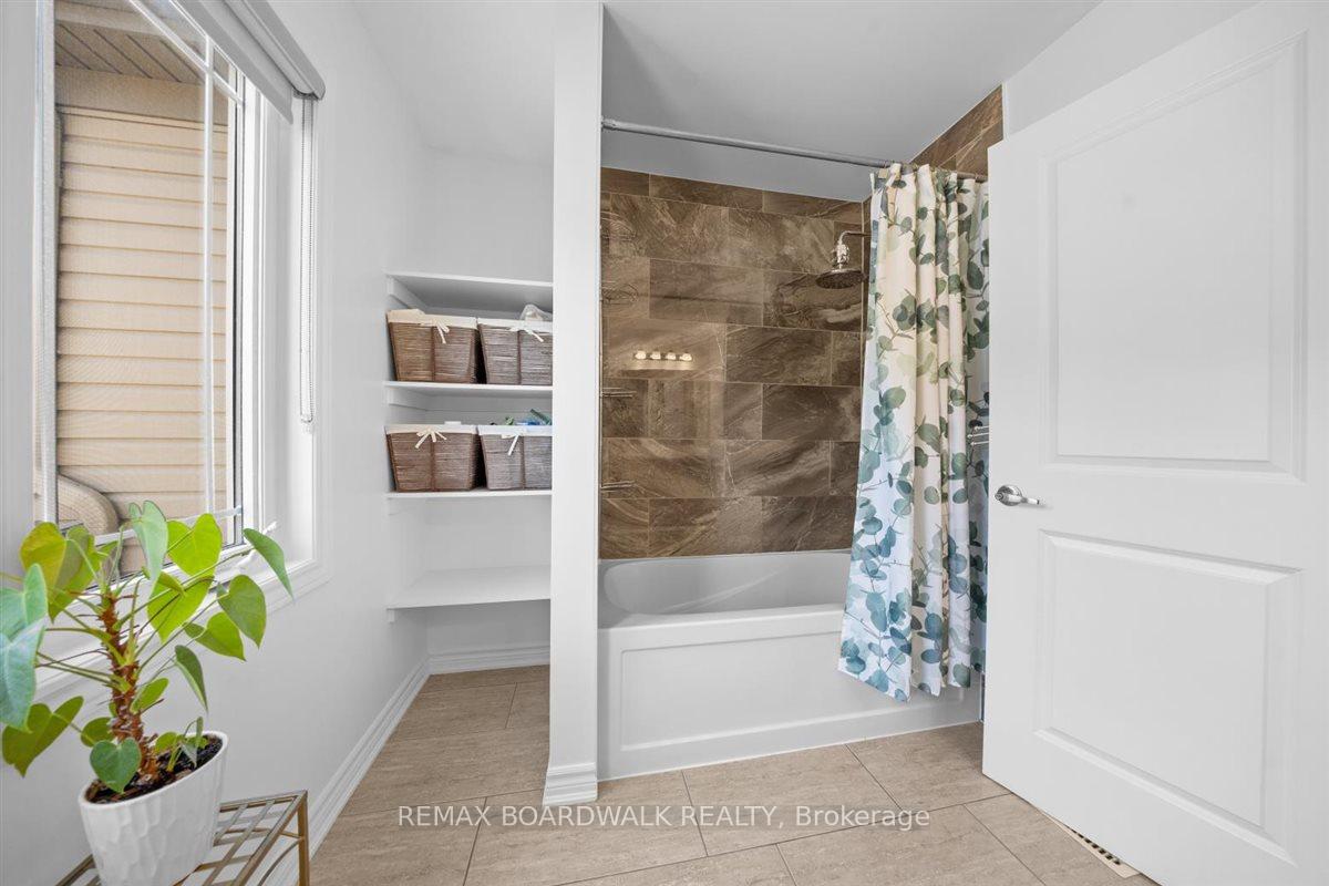 Photo 20 of 446 Meadowbreeze Drive, Ottawa, Kanata - Emerald Meadows/Trailwest — HOMEH