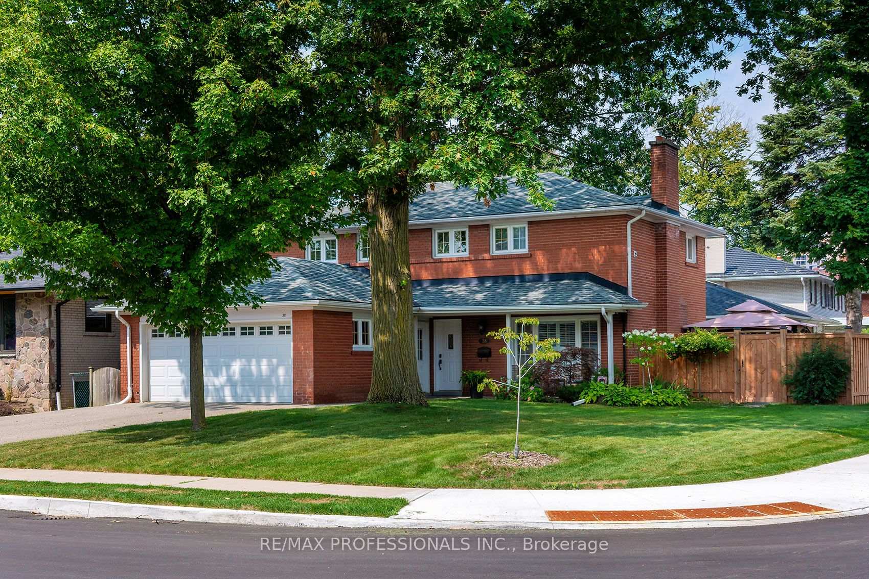 Photo 1 of 38 Boxwood Road, Etobicoke, Markland Wood — HOMEH